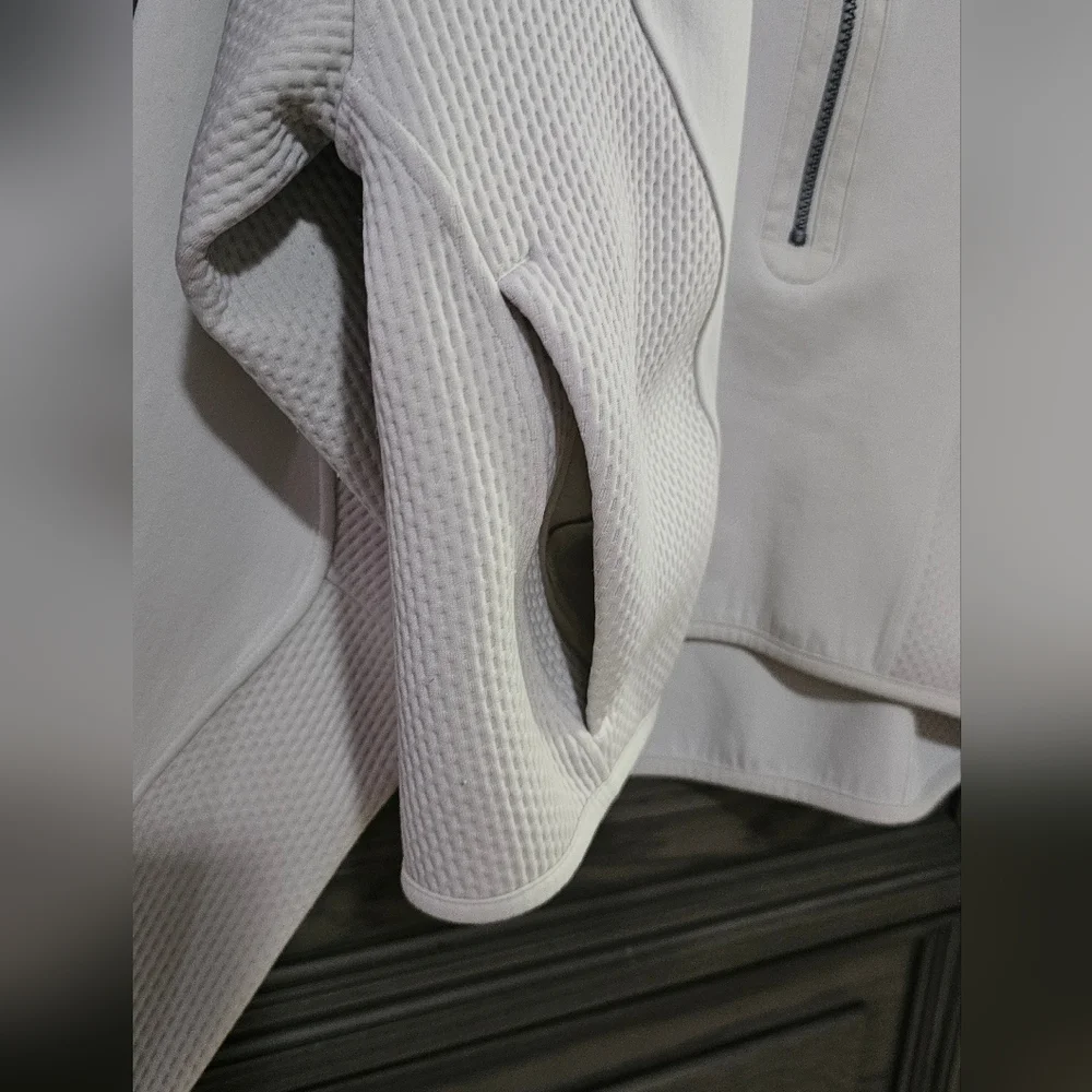 Lululemon Pullover - Picture 8 of 11